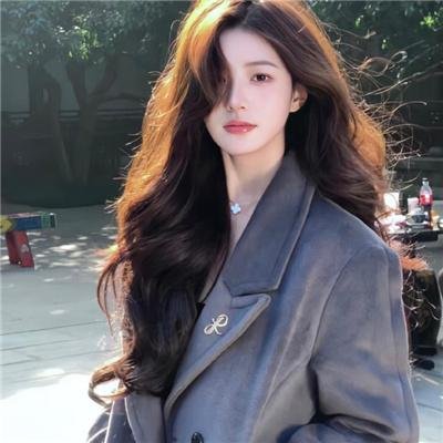 衣橱里的她1